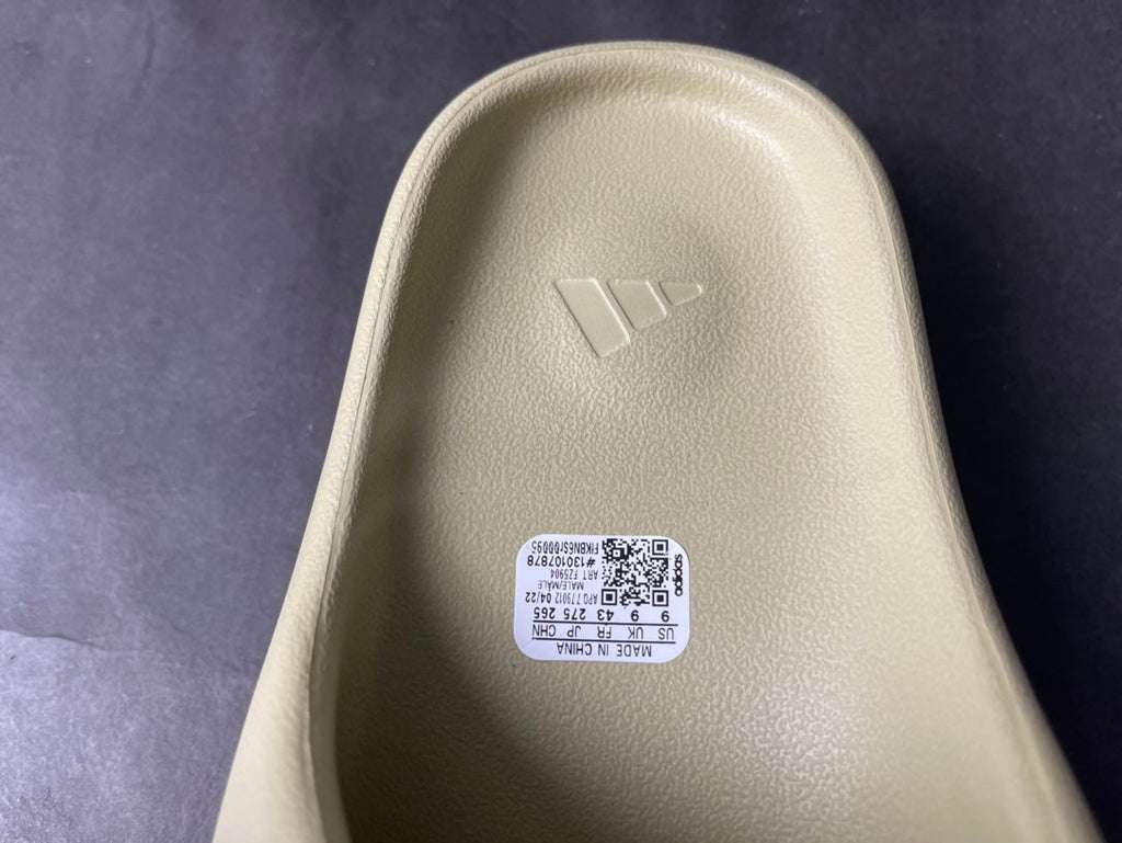 Yeezy Slide +10